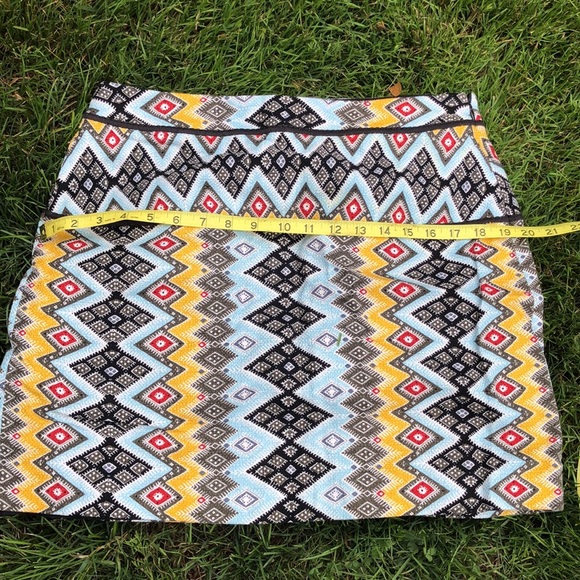 Geometric design skirt - Picture 4 of 8